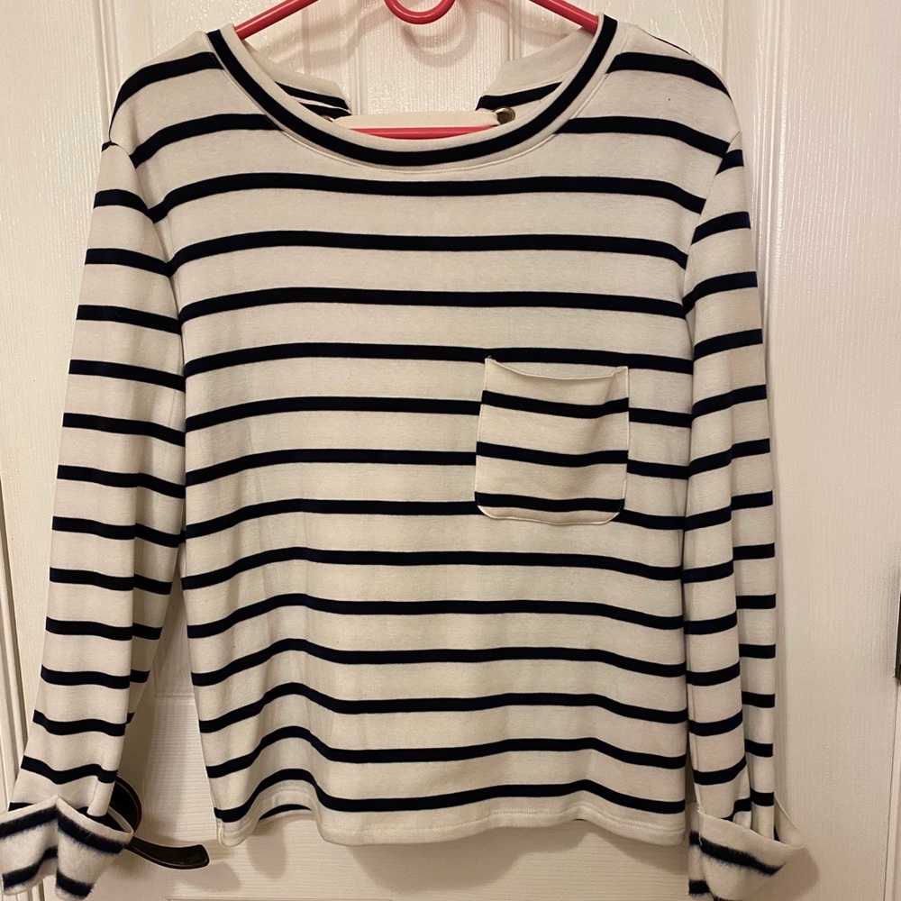 Like new ladies light weight top